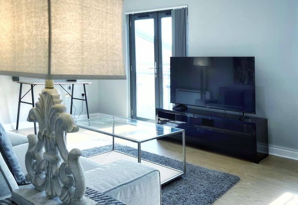 New Luxurious And Business Apt Apartamento Swansea Exterior foto