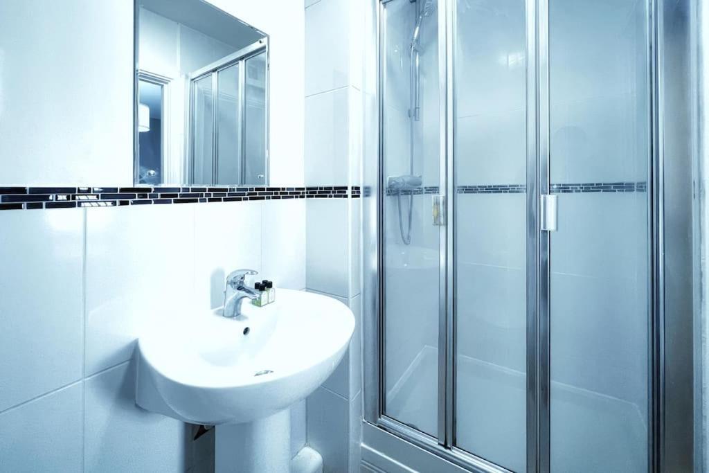 New Luxurious And Business Apt Apartamento Swansea Exterior foto