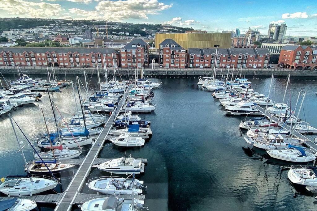 New Luxurious And Business Apt Apartamento Swansea Exterior foto